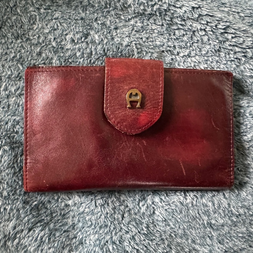1970's vintage leather Etienne Aigner wallet